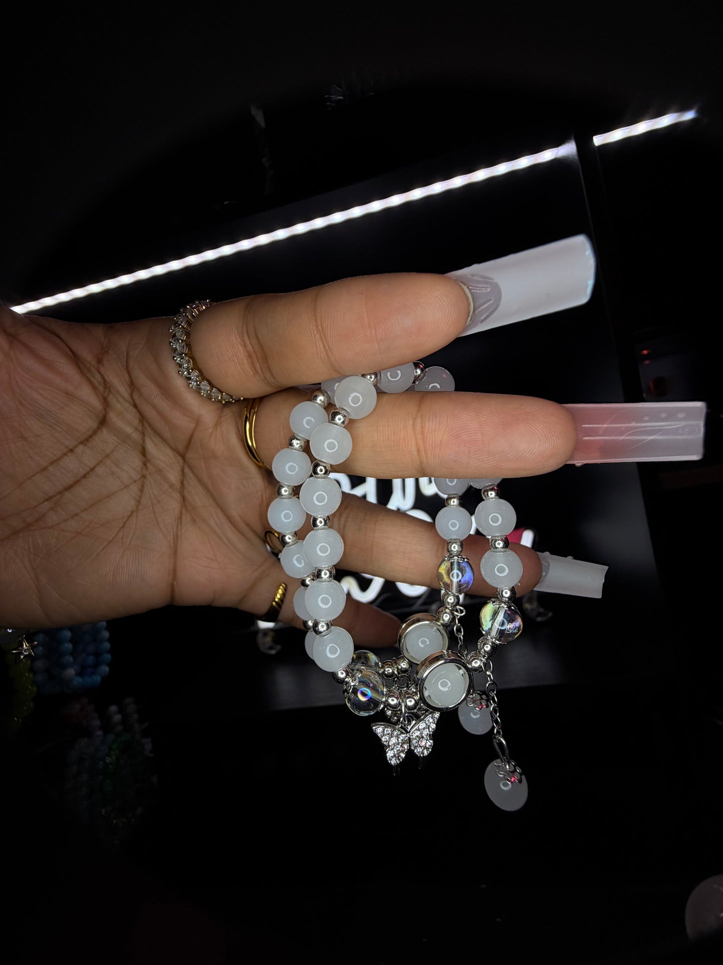 SOFT WHITE BUTTERFLY 🦋
